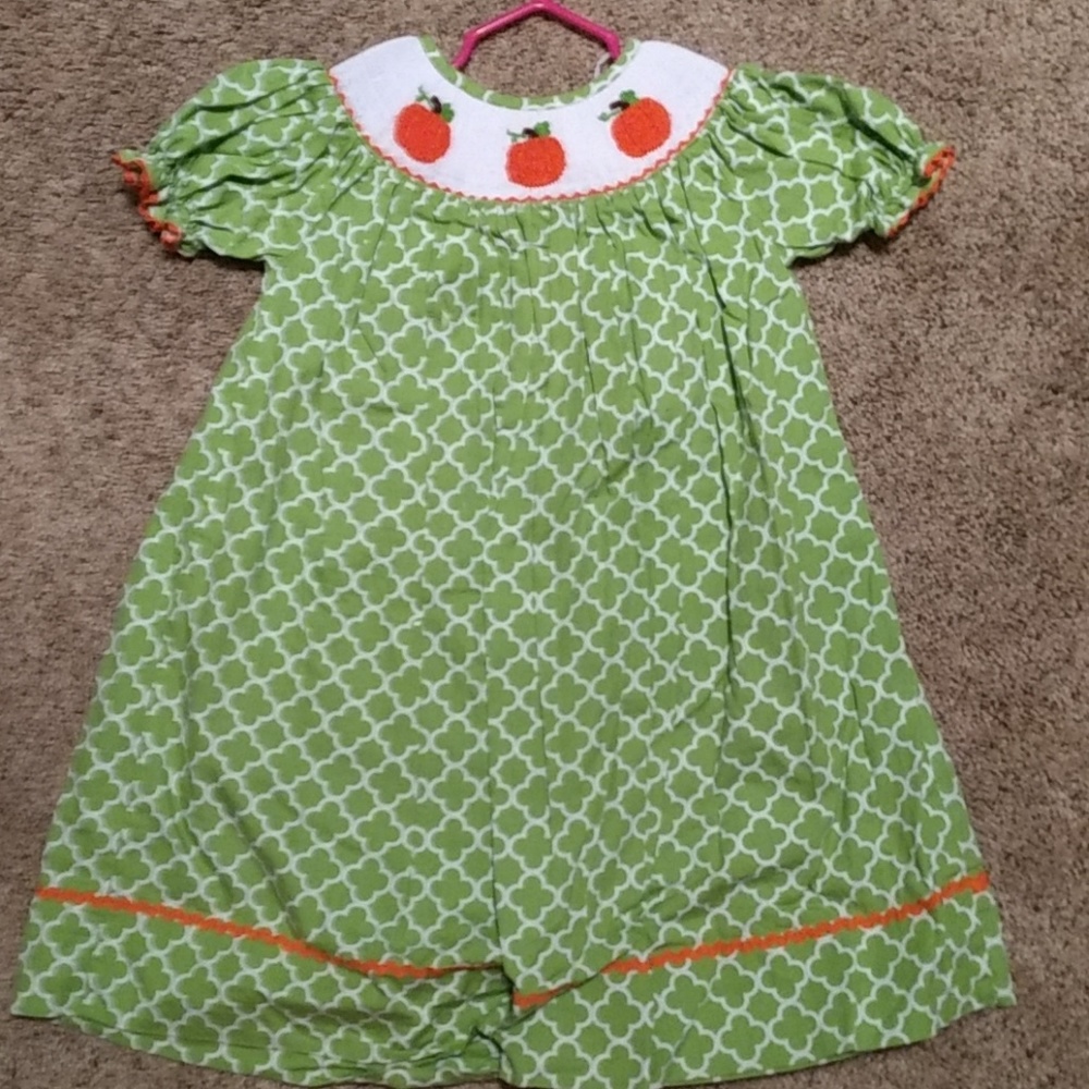3T girls smocked pumpkin dress